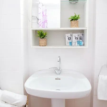 Al14 Estudio A 250 M Playa Fenals, Costa Barava * 료렛 드 마르